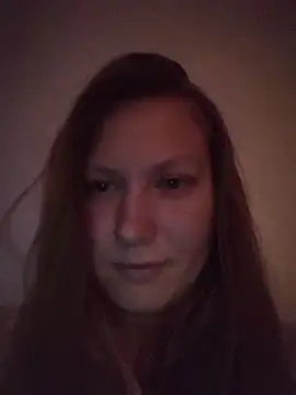 Snapshot of August_Shine chatting on 04-21-26, 06:14 August Shine online show from 04-21-26, 06:14