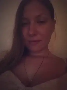 Snapshot of August_Shine chatting on 05-19-26, 06:15 August Shine online show from 05-19-26, 06:15