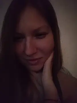 Snapshot of August_Shine chatting on 04-28-26, 06:12 August Shine online show from 04-28-26, 06:12