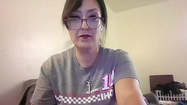 Snapshot of eleanorrox915 chatting on 04-21-26, 03:13 eleanorrox915 online show from 04-21-26, 03:13