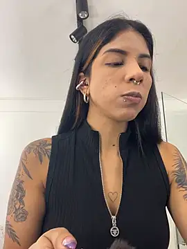 Snapshot of VioletaHills_ chatting on 07-01-26, 12:16 VioletaHills online show from 07-01-26, 12:16