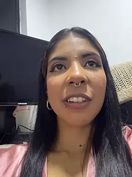 Snapshot of VioletaHills_ chatting on 05-10-26, 02:08 VioletaHills online show from 05-10-26, 02:08
