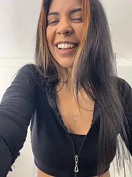Snapshot of VioletaHills_ chatting on 06-19-26, 12:11 VioletaHills online show from 06-19-26, 12:11