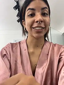 Snapshot of VioletaHills_ chatting on 07-17-26, 12:35 VioletaHills online show from 07-17-26, 12:35