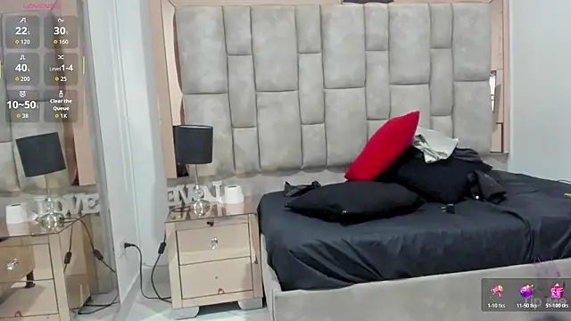 Titan Moreno  online show from 03-11-26, 12:10