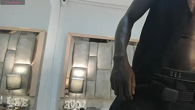 Titan Moreno  online show from 03-28-26, 12:06