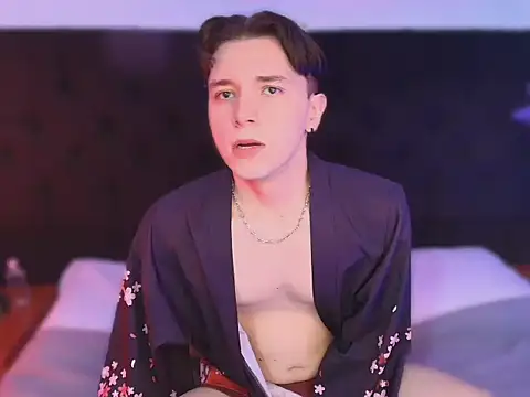 hollannd  online show from 03-25-26, 03:11