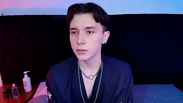 hollannd  online show from 03-28-26, 03:35