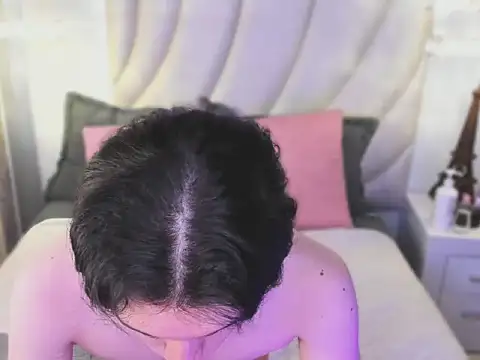 hollannd  online show from 04-18-26, 03:58