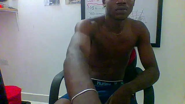 Snapshot of charles_king chatting on 05-06-26, 06:28 charles king online show from 05-06-26, 06:28