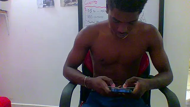 Snapshot of charles_king chatting on 05-09-26, 08:23 charles king online show from 05-09-26, 08:23