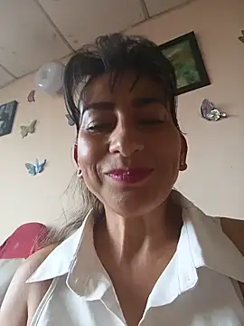 Lucia Rios online show from 05-25-26, 10:19
