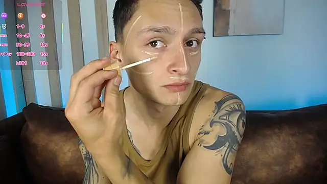 Snapshot of DIEGO_JONES chatting on 06-19-26, 01:06 DIEGO JONES online show from 06-19-26, 01:06