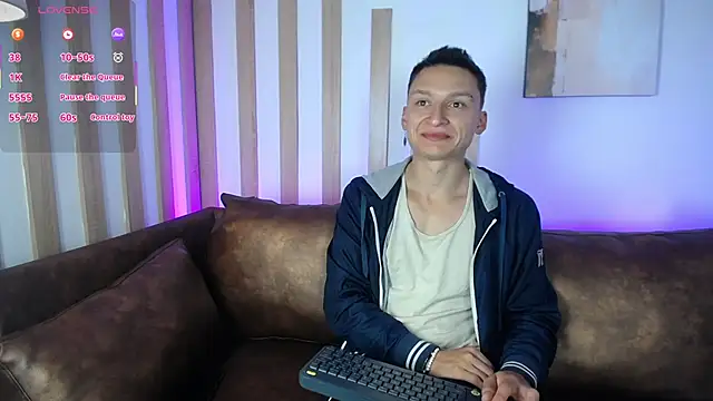 Snapshot of DIEGO_JONES chatting on 06-09-26, 01:23 DIEGO JONES online show from 06-09-26, 01:23