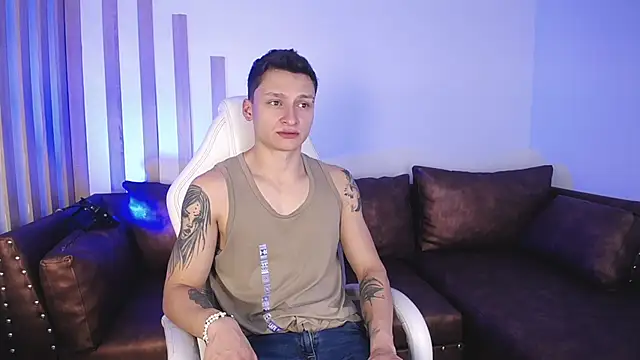 Snapshot of DIEGO_JONES chatting on 05-06-26, 02:10 DIEGO JONES online show from 05-06-26, 02:10
