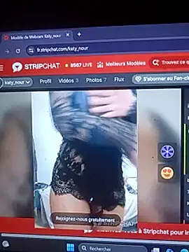 Snapshot of sexydz213 chatting on 05-12-26, 02:08 sexydz213 online show from 05-12-26, 02:08
