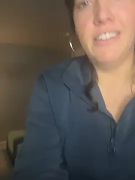 Snapshot of hollyharmd chatting on 03-01-26, 03:39 hollyharmd online show from 03-01-26, 03:39