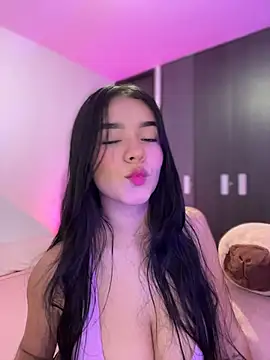 Sophia Wy online show from 03-17-26, 05:21