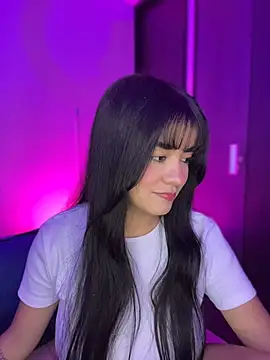 Sophia Wy online show from 04-18-26, 12:57