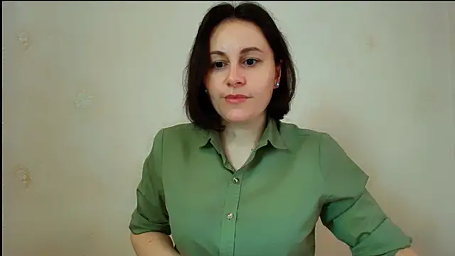 Snapshot of Inessa_beauty chatting on 04-18-26, 04:48 Inessa beauty online show from 04-18-26, 04:48