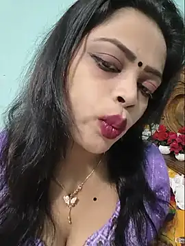Snapshot of Beauty-3 chatting on 07-24-26, 01:01 Beauty-3 online show from 07-24-26, 01:01