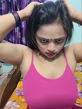Snapshot of Beauty-3 chatting on 05-14-26, 08:17 Beauty-3 online show from 05-14-26, 08:17