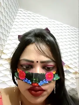 Snapshot of Beauty-3 chatting on 05-06-26, 11:42 Beauty-3 online show from 05-06-26, 11:42