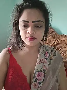Snapshot of Beauty-3 chatting on 06-22-26, 01:55 Beauty-3 online show from 06-22-26, 01:55