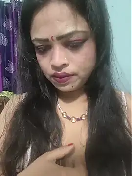 Snapshot of Beauty-3 chatting on 05-21-26, 11:46 Beauty-3 online show from 05-21-26, 11:46