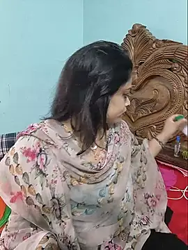 Snapshot of Beauty-3 chatting on 07-28-26, 12:01 Beauty-3 online show from 07-28-26, 12:01