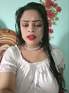 Snapshot of Beauty-3 chatting on 07-21-26, 08:04 Beauty-3 online show from 07-21-26, 08:04