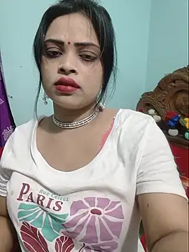 Snapshot of Beauty-3 chatting on 06-04-26, 08:13 Beauty-3 online show from 06-04-26, 08:13