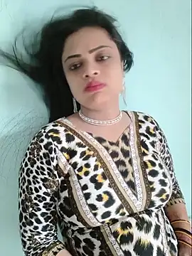 Snapshot of Beauty-3 chatting on 06-03-26, 08:59 Beauty-3 online show from 06-03-26, 08:59