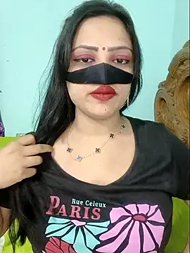 Snapshot of Beauty-3 chatting on 04-22-26, 05:53 Beauty-3 online show from 04-22-26, 05:53