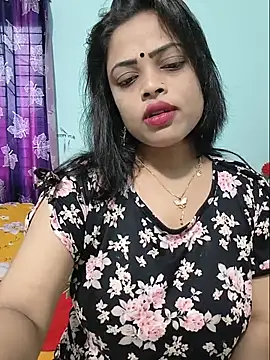 Snapshot of Beauty-3 chatting on 07-23-26, 01:58 Beauty-3 online show from 07-23-26, 01:58