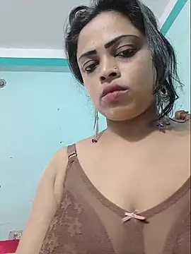 Snapshot of Beauty-3 chatting on 07-07-26, 06:47 Beauty-3 online show from 07-07-26, 06:47