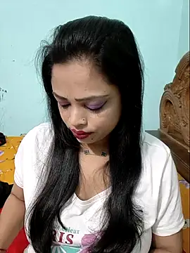 Snapshot of Beauty-3 chatting on 05-04-26, 10:01 Beauty-3 online show from 05-04-26, 10:01