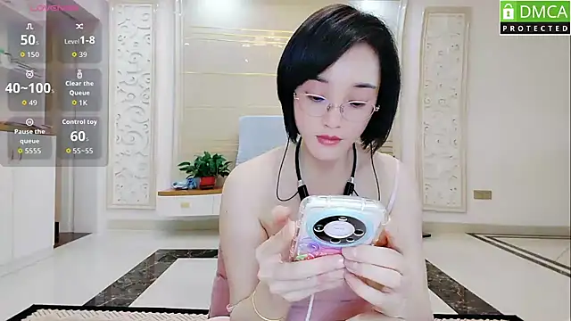 Snapshot of Nana-NN chatting on 05-15-26, 09:40 Nana-NN online show from 05-15-26, 09:40