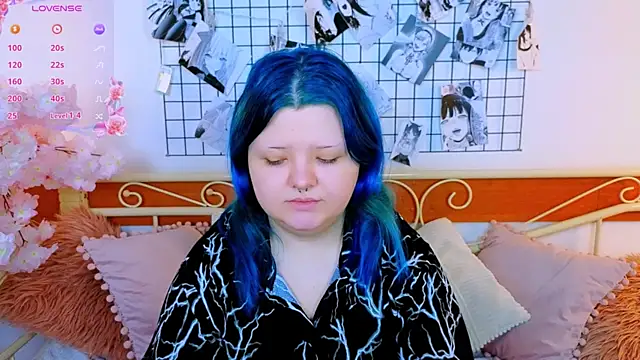 Snapshot of Lunaar_ chatting on 07-06-26, 05:14 Lunaar online show from 07-06-26, 05:14