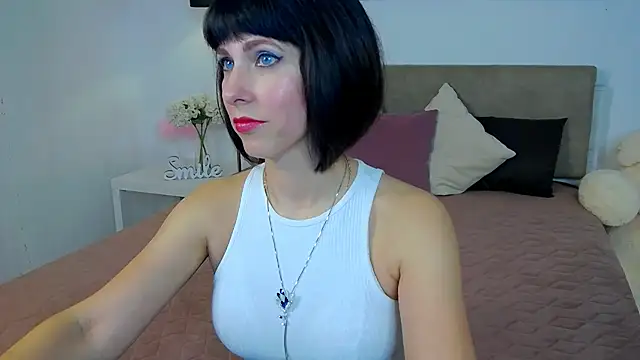 Snapshot of HeidieRaven chatting on 04-25-26, 01:03 HeidieRaven online show from 04-25-26, 01:03