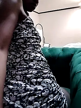 Snapshot of Latoya01 chatting on 04-07-26, 07:37 Latoya01 online show from 04-07-26, 07:37
