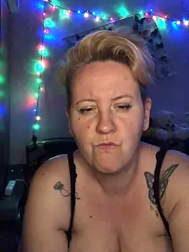 Snapshot of SofiaAmour chatting on 04-17-26, 07:49 SofiaAmour online show from 04-17-26, 07:49