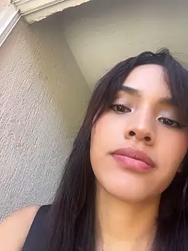 Snapshot of Mia-villalobos chatting on 05-13-26, 02:02 Mia-villalobos online show from 05-13-26, 02:02