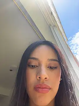 Mia-villalobos online show from 04-02-26, 04:35