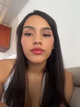 Snapshot of Mia-villalobos chatting on 06-28-26, 03:40 Mia-villalobos online show from 06-28-26, 03:40
