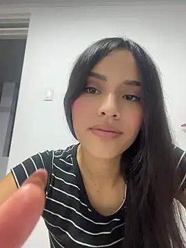 Snapshot of Mia-villalobos chatting on 06-29-26, 11:26 Mia-villalobos online show from 06-29-26, 11:26