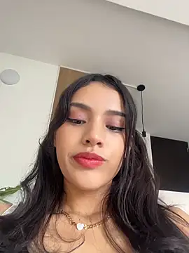Snapshot of Mia-villalobos chatting on 06-04-26, 02:22 Mia-villalobos online show from 06-04-26, 02:22
