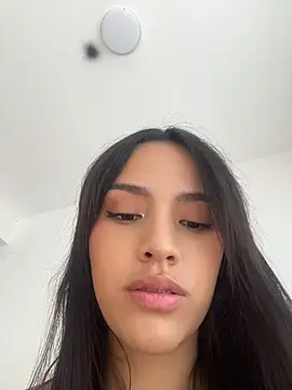Snapshot of Mia-villalobos chatting on 06-11-26, 02:03 Mia-villalobos online show from 06-11-26, 02:03