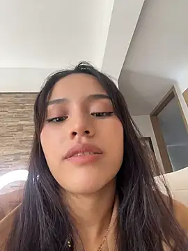 Snapshot of Mia-villalobos chatting on 05-20-26, 02:14 Mia-villalobos online show from 05-20-26, 02:14