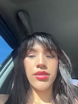 Snapshot of Mia-villalobos chatting on 05-15-26, 01:20 Mia-villalobos online show from 05-15-26, 01:20